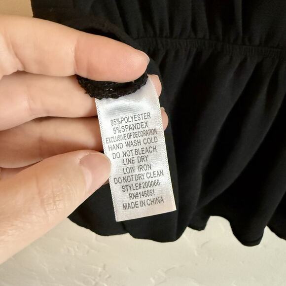 Monteau Los Angeles Size Large Top - Black Peplum Blouse Lace Button - Picture 8 of 8